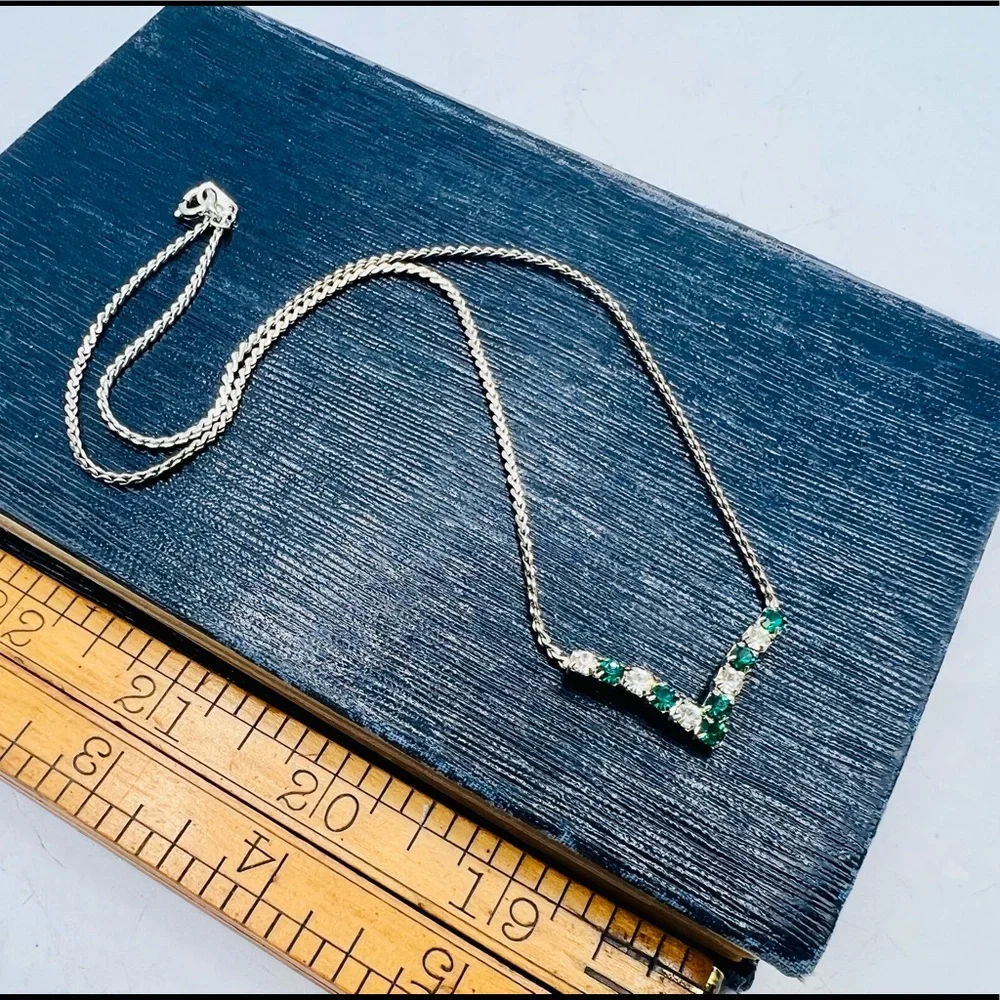 Vintage emerald green & clear rhinestone necklace silver chain 16”